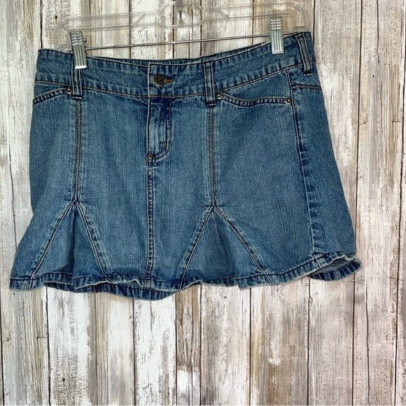 American Eagle Outfitters Dresses & Skirts - American Eagle Y2K Vintage Style Skirt